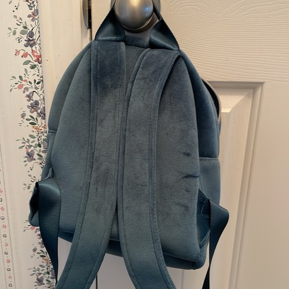 Backpack - Picture 2 of 4